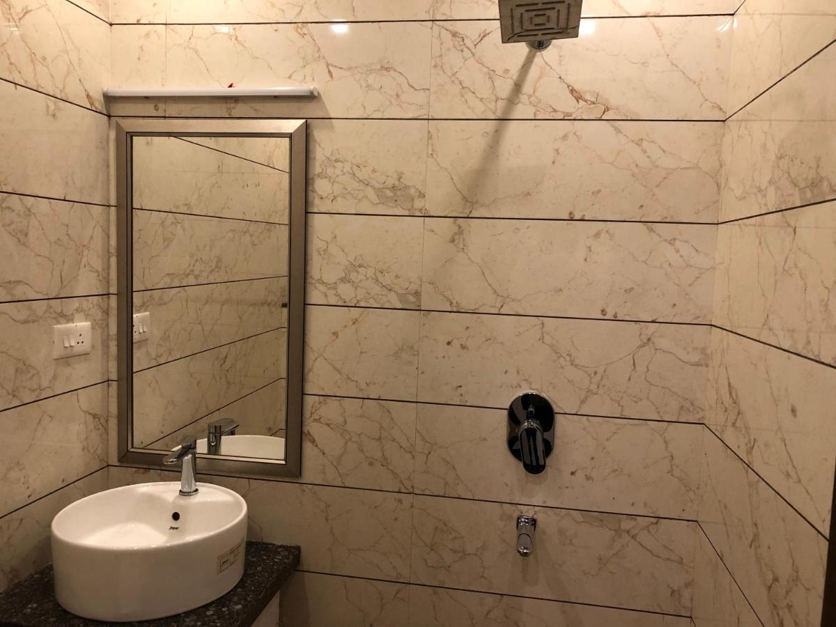 Motimahal Inn Халдвани Экстерьер фото