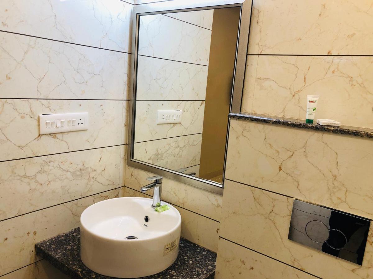 Motimahal Inn Халдвани Экстерьер фото