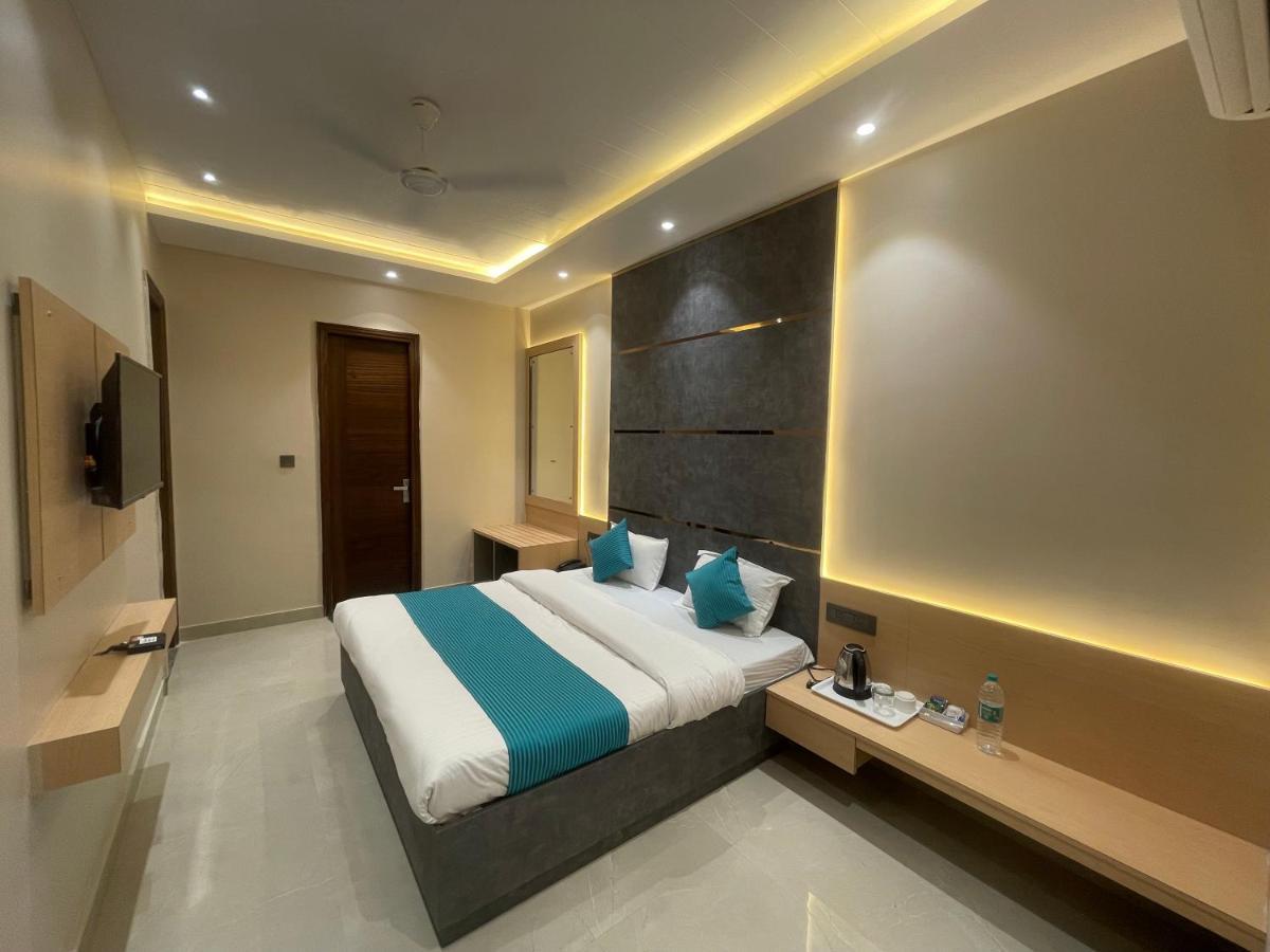 Motimahal Inn Халдвани Экстерьер фото
